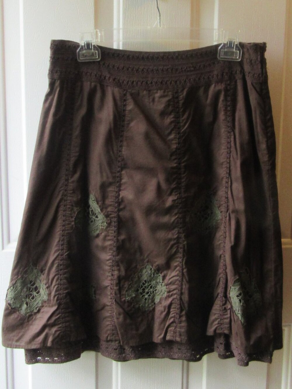 Cute Apt. 9 Brown cotton skirt w. embroidered trim & mosaic cut outs; lined sz 8